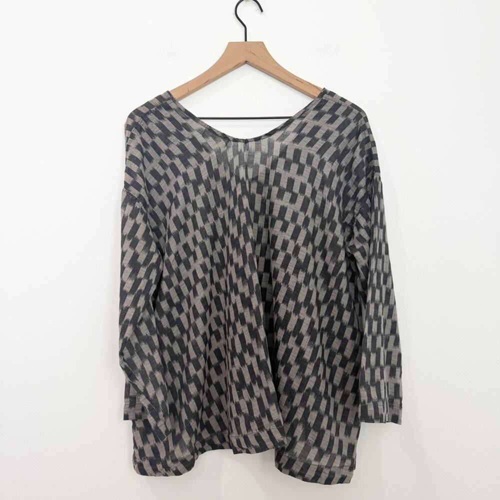 CP Shades 100% Linen Top Size Small Gray Black Patterned V-Neck 3/4 Sleeve Boho - Picture 2 of 7